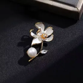 Women's Classic Lotus Flower Faux Pearl Brooch